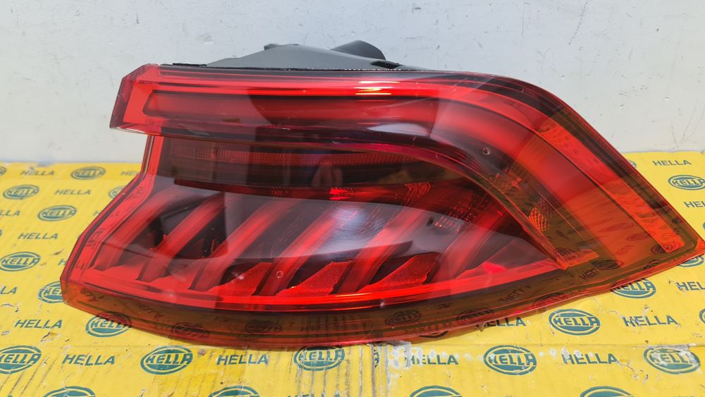 Lampa tripla stop led matrix dinamic Audi Q8 4M 4M8945070B