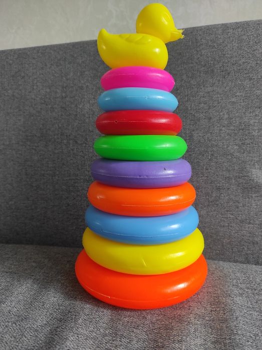 Продам детские игрушки б.у