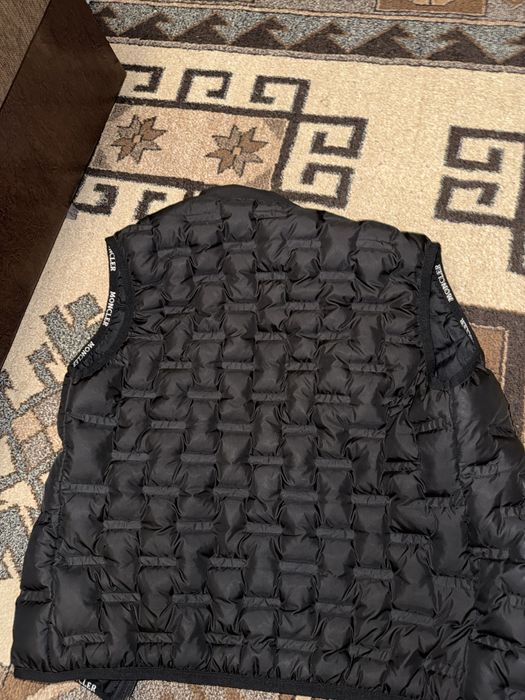 Vesta moncler neagra