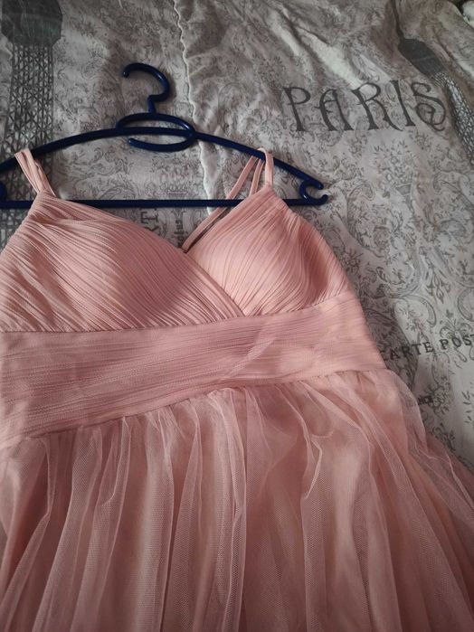 Рокля в бледо розово