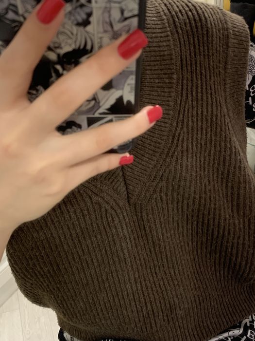 коричневая жилетка