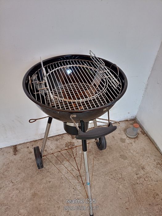 Барбекюта на дървени въглища