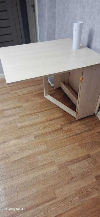 Продаю стол-книжку