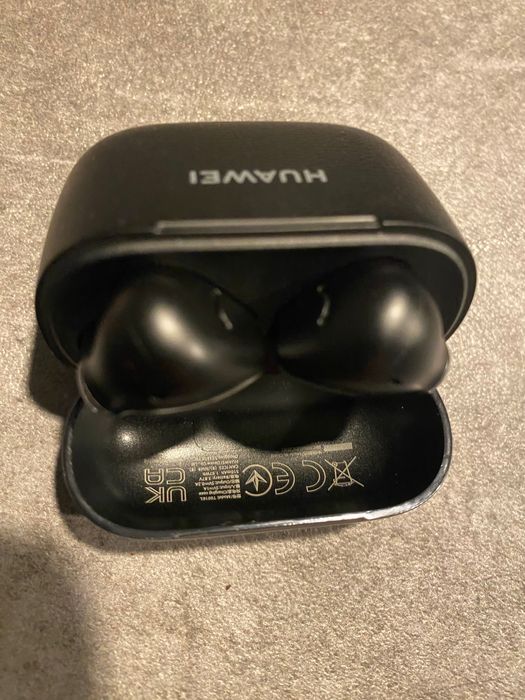 AirPods HUAWEI FreeBuds SE 2
