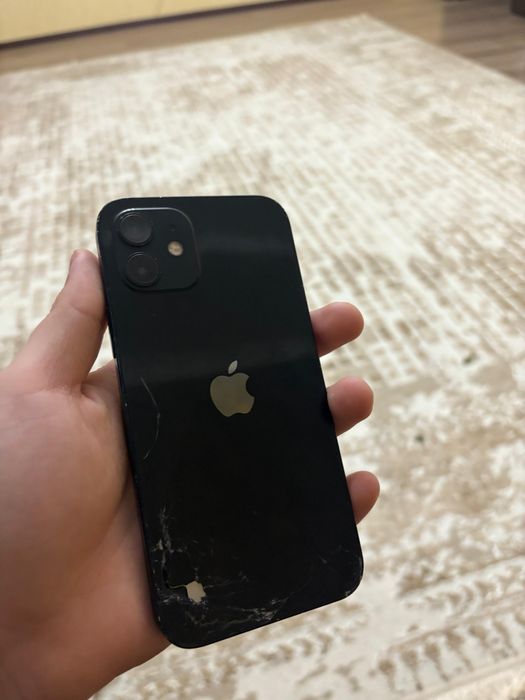 Iphone 12.