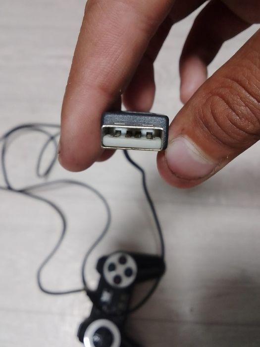 Продам джойстики для игрогово клуба