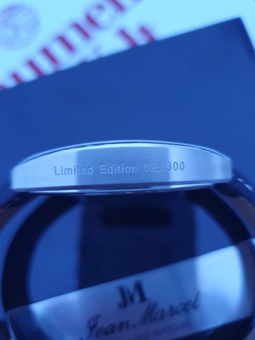 De vînzare un ceas superb swiss marca JEAN MARCEL automatic ediție limitată .
