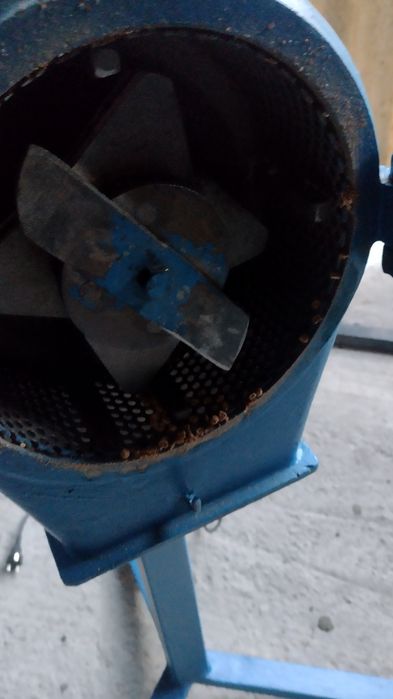 Moară electricea cu ciocănele
