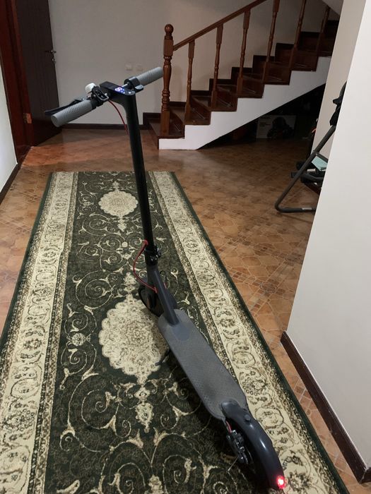 Продам электро самоакат xiaomi esential