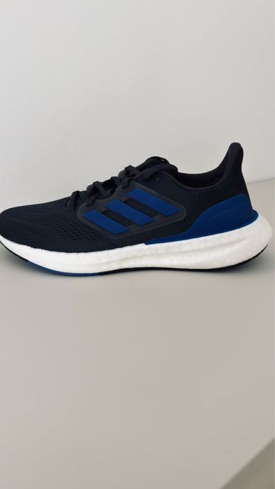 Кроссовки Adidas продам