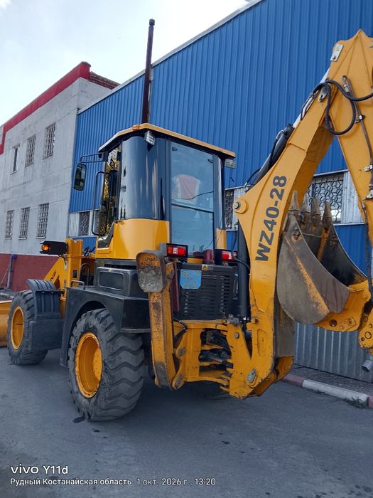 Продам экскаватор погрузчик китайского производства Laigong WZ40-28