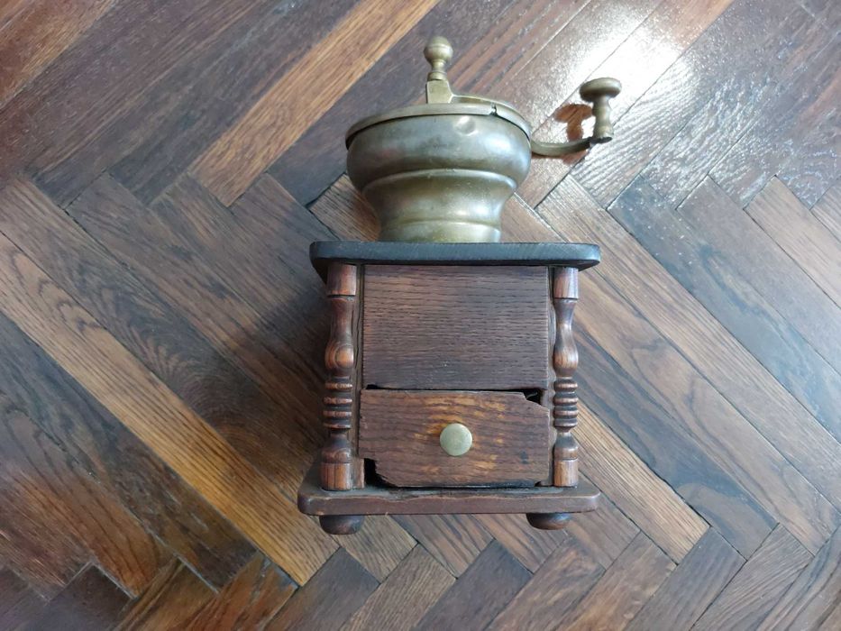 Menghina Heuer Front Veche