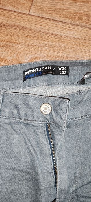 Продам мужские джинсы