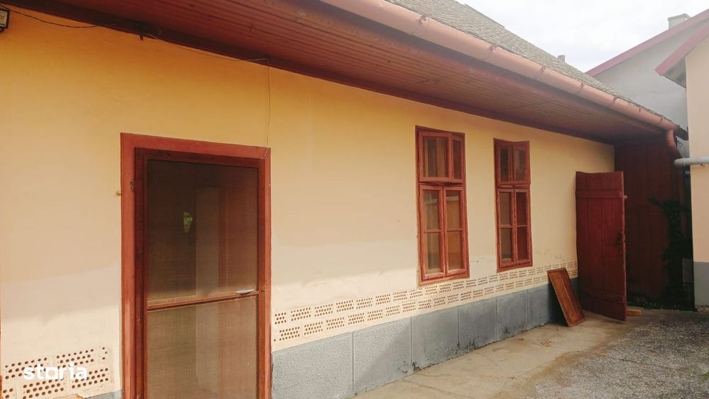 Casa tip conac de vanzare in Nadlac