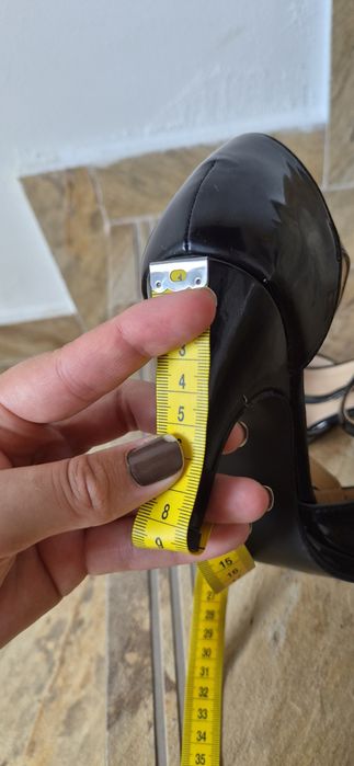 Sandale elegante pentru femei