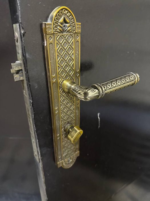 Ремонт замков установка замков вскрытие замков Zamok oʻrnatish eshik o