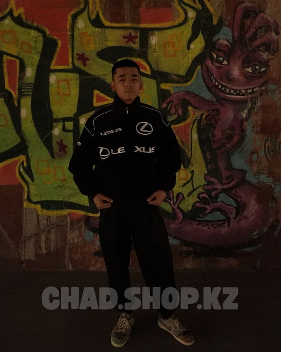 Куртки с марками