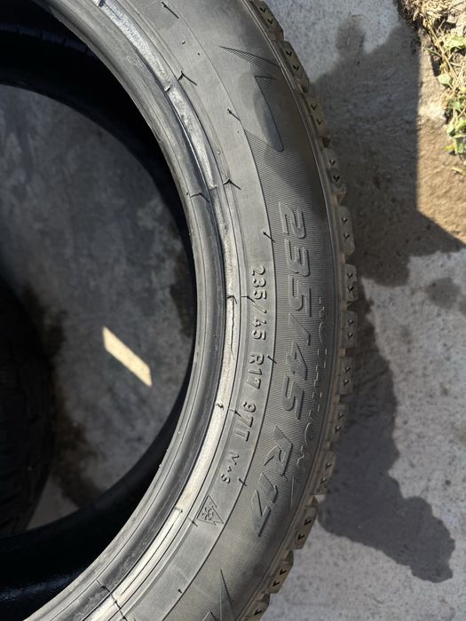 Продам шины зима 235/45/17
