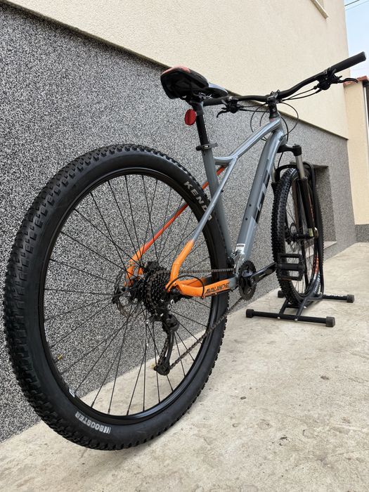 GT Avalanche 29 – алуминиев планински велосипед с хидравлични спирачки