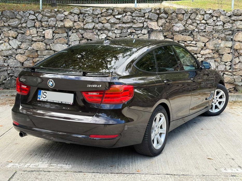BMW 318d GT/ Senzori de parcare/ Camera retur