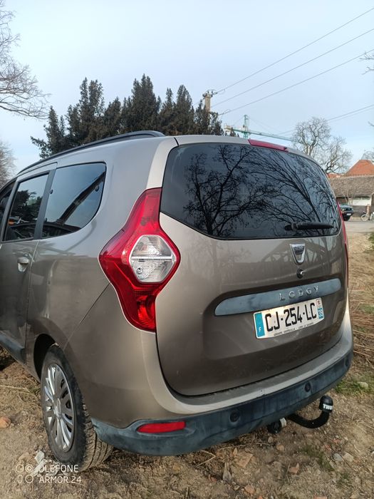 Vând Dacia lodgy