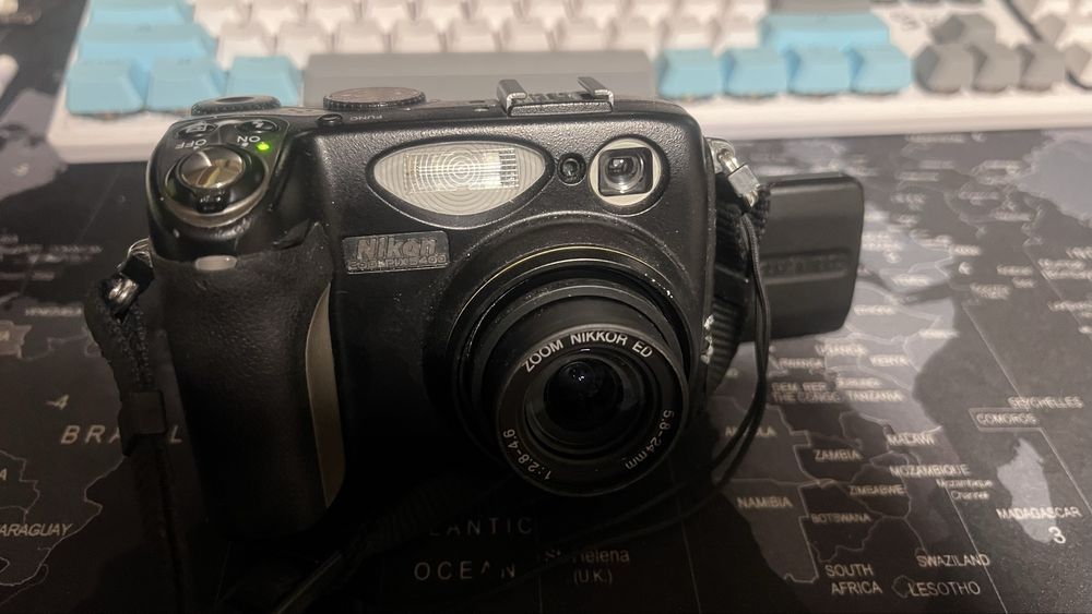 Фотоапарат Nikon Coolpix E 5400