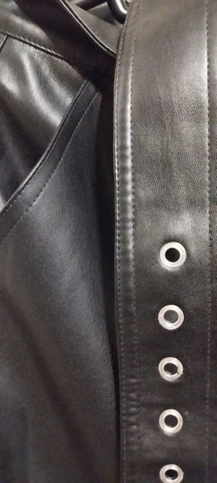 Продам юбку из кожзама миди