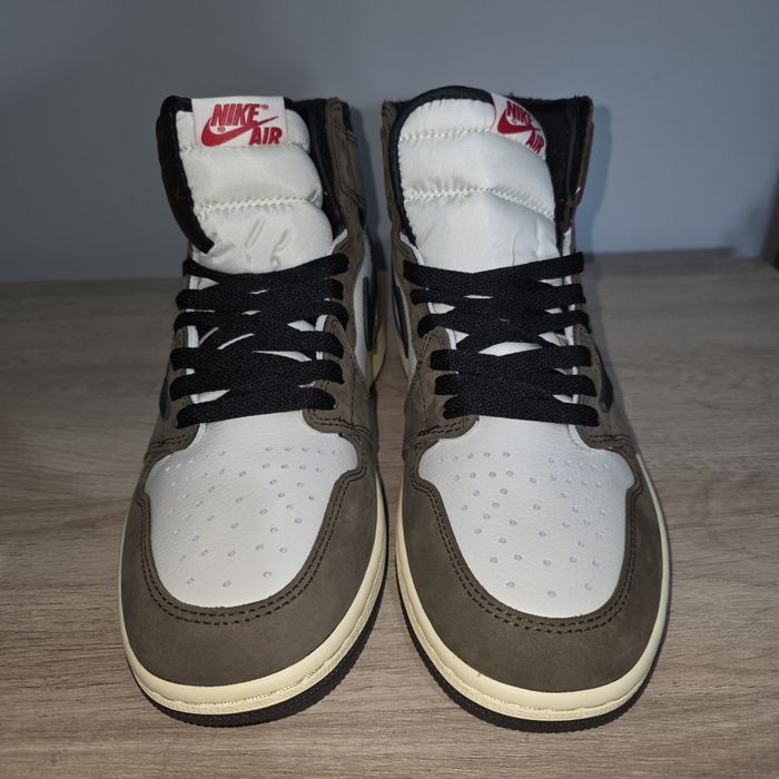 Jordan 1 Travis Scott Mocha