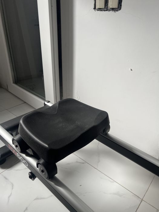 гребной тренажер CardioPower RW600.