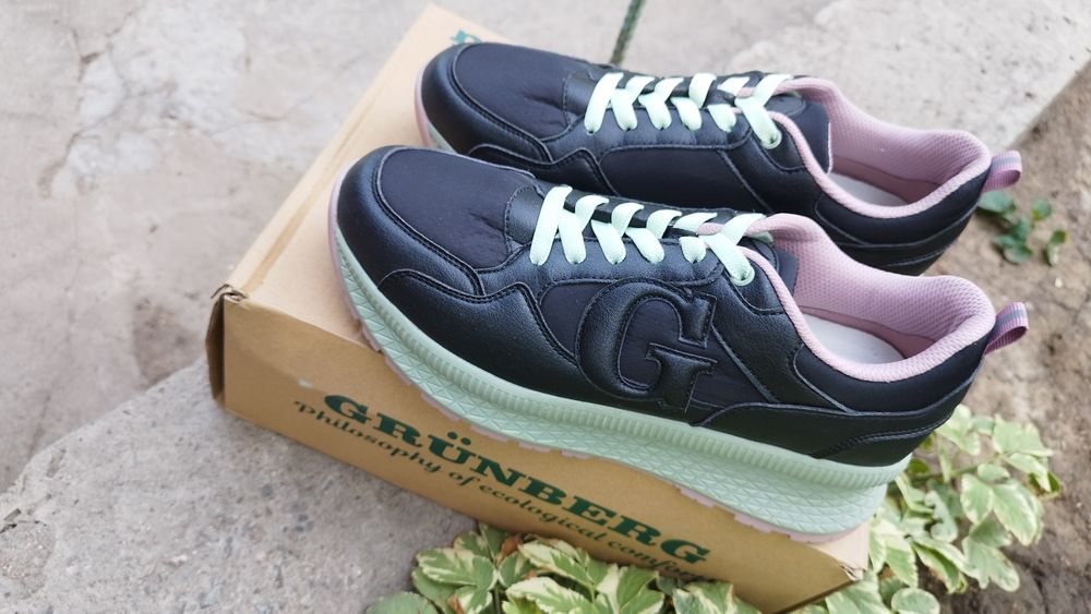 GRUNBERG кроссовки 40 (26см)