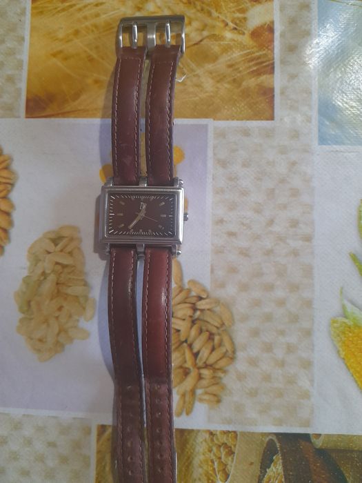 Продавам ръчен часовник,малко използван