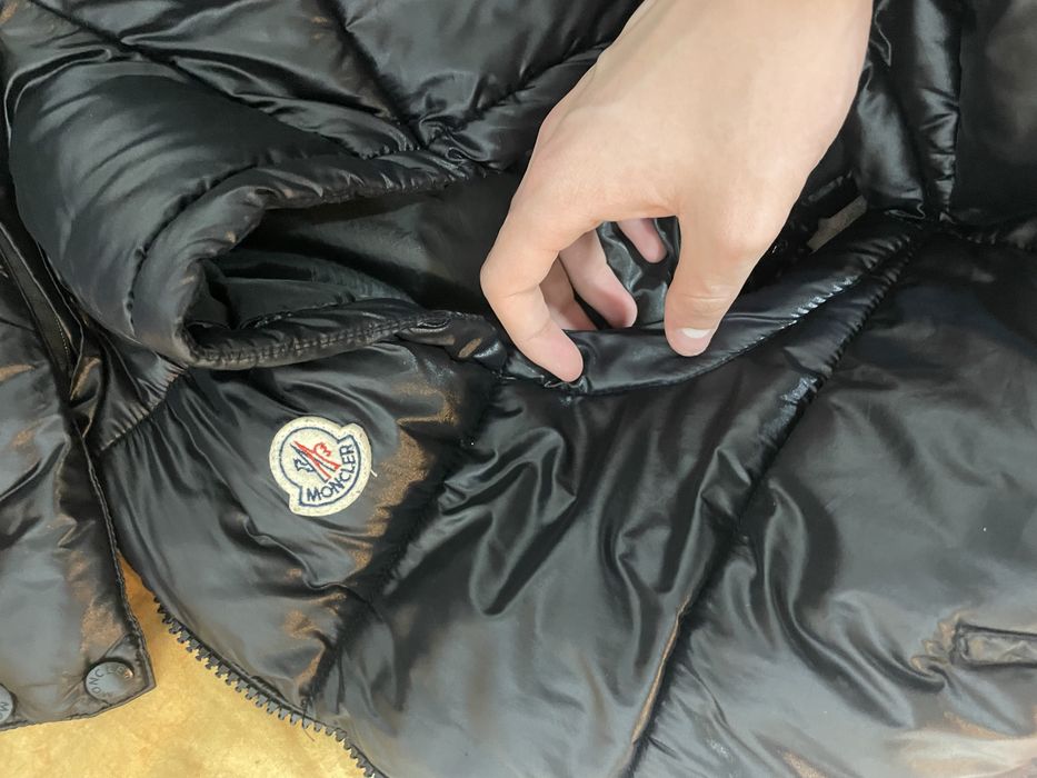 Vesta moncler aproape noua