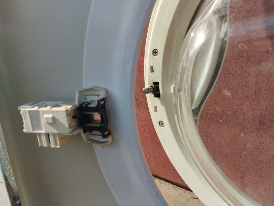 Продам запчасти на машинку CANDY