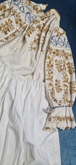 Costum popular  vechi cusut cu mătase