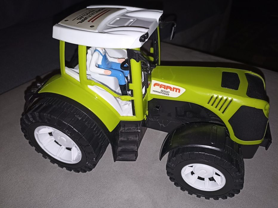 Jucării Tractor, Combina