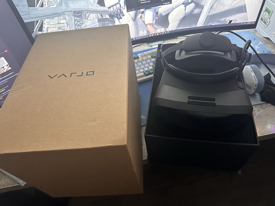 Varjo Aero VR шлем