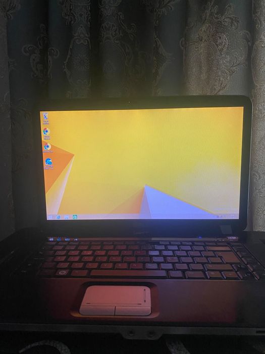 Vând laptop DEEL în stare bună