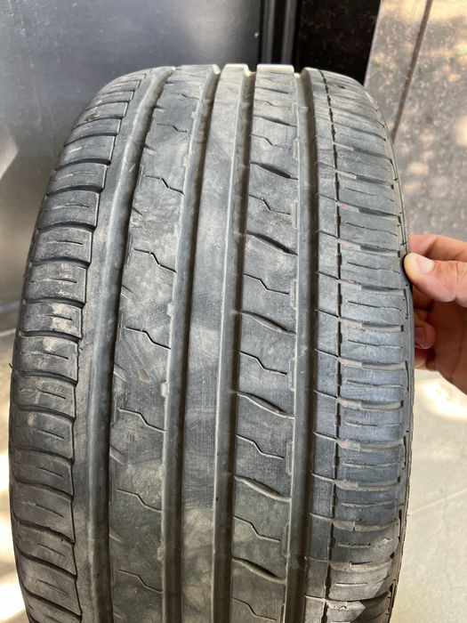 235/35 19 балон б/у в хорошем состоянии