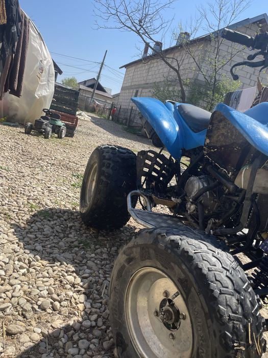 Vand atv de 200cc  in stare forte buna    Vand sau scimb   Are 4+1drepte  prinde 95km
