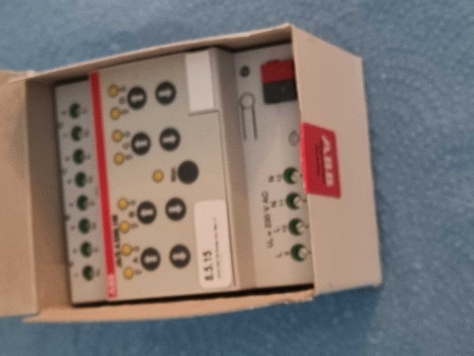 Vand aparataj KNX/ cuie de pulsă