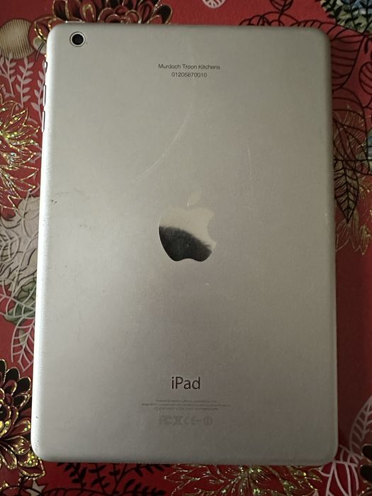 Vând iPad Mini 1, 16GB, alb, Wi-Fi.