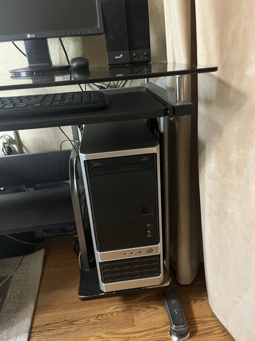 Компьютерный столик