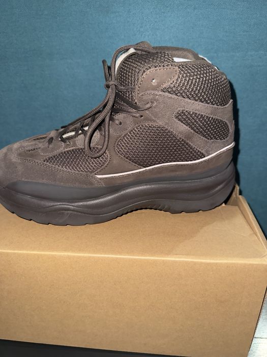 Yeezy desert boot oil