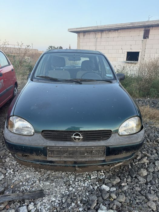 Opel Corsa B 1.2 на части