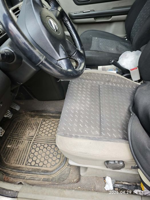 Нисан  x-trail  2.5 бензин