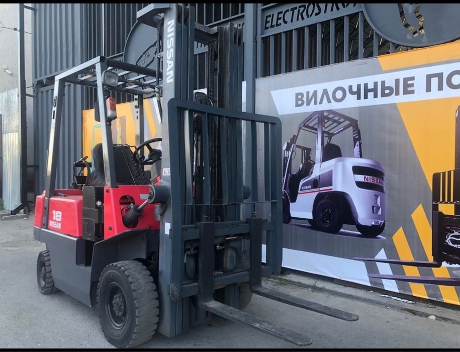 Вилочный погрузчик Ниссан