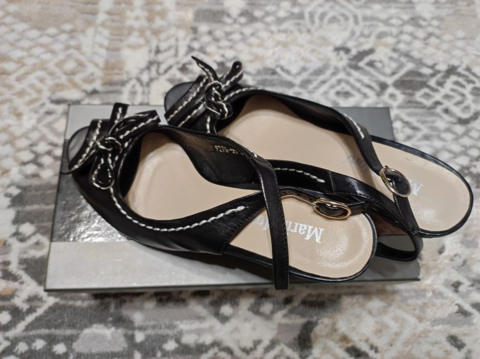 Продам босоножки 36 и 38 размера