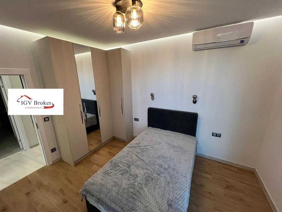 Тристаен апартамент в Кръстова вада