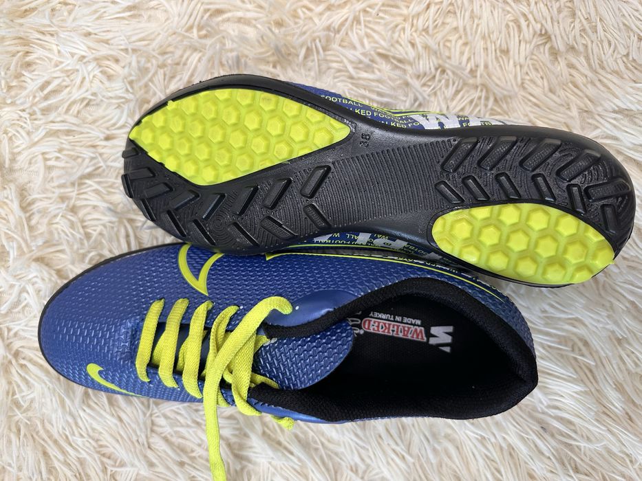 Бутсы новые 38 размер