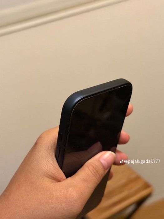 IPhone 17pro Deep Blue